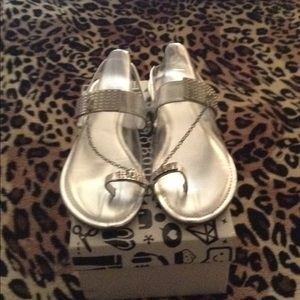 BAMBOO Silver Chain Ambra Sandals With Toe  Loop